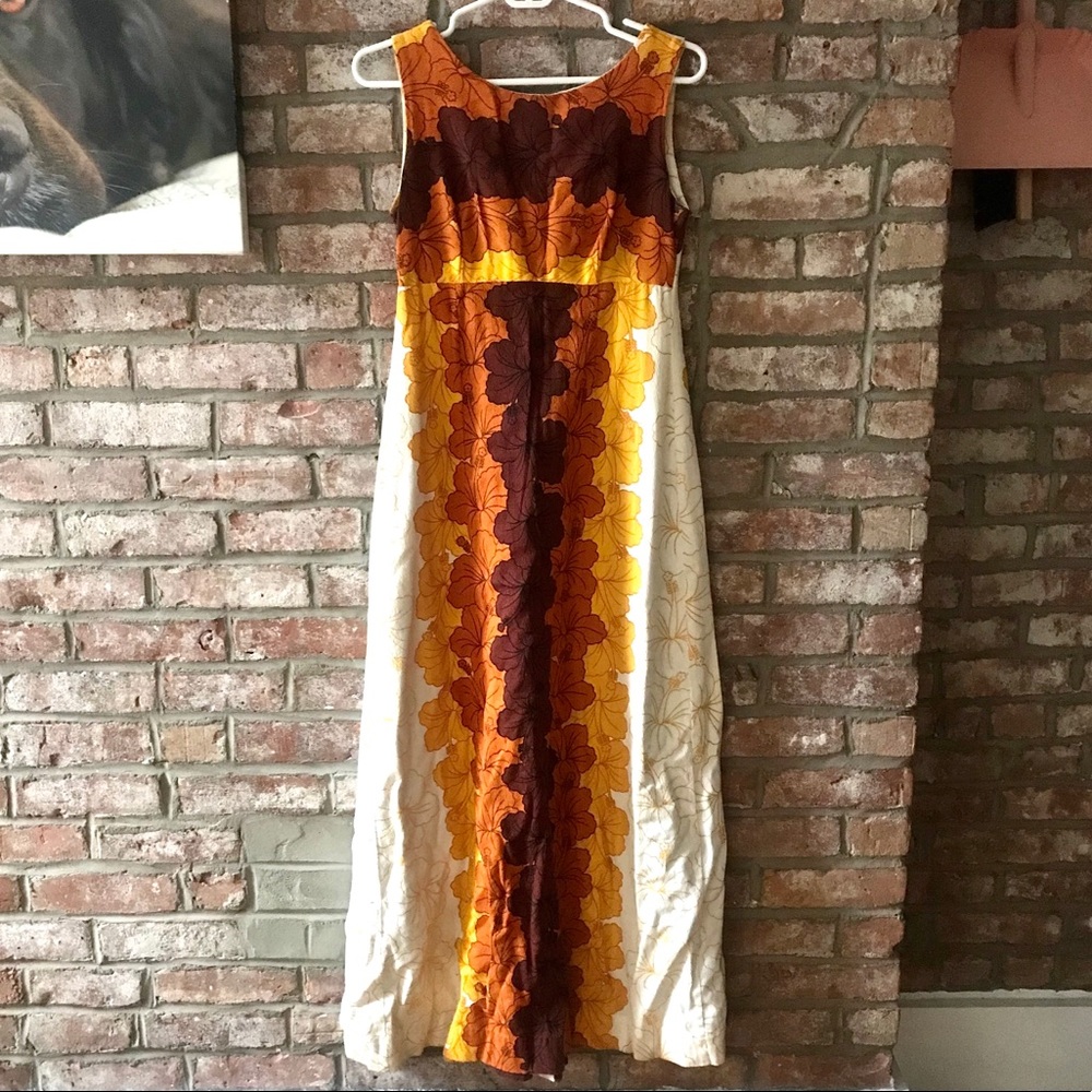Vintage Hawaiian 60’s / 70’s-era Flowered Dress
